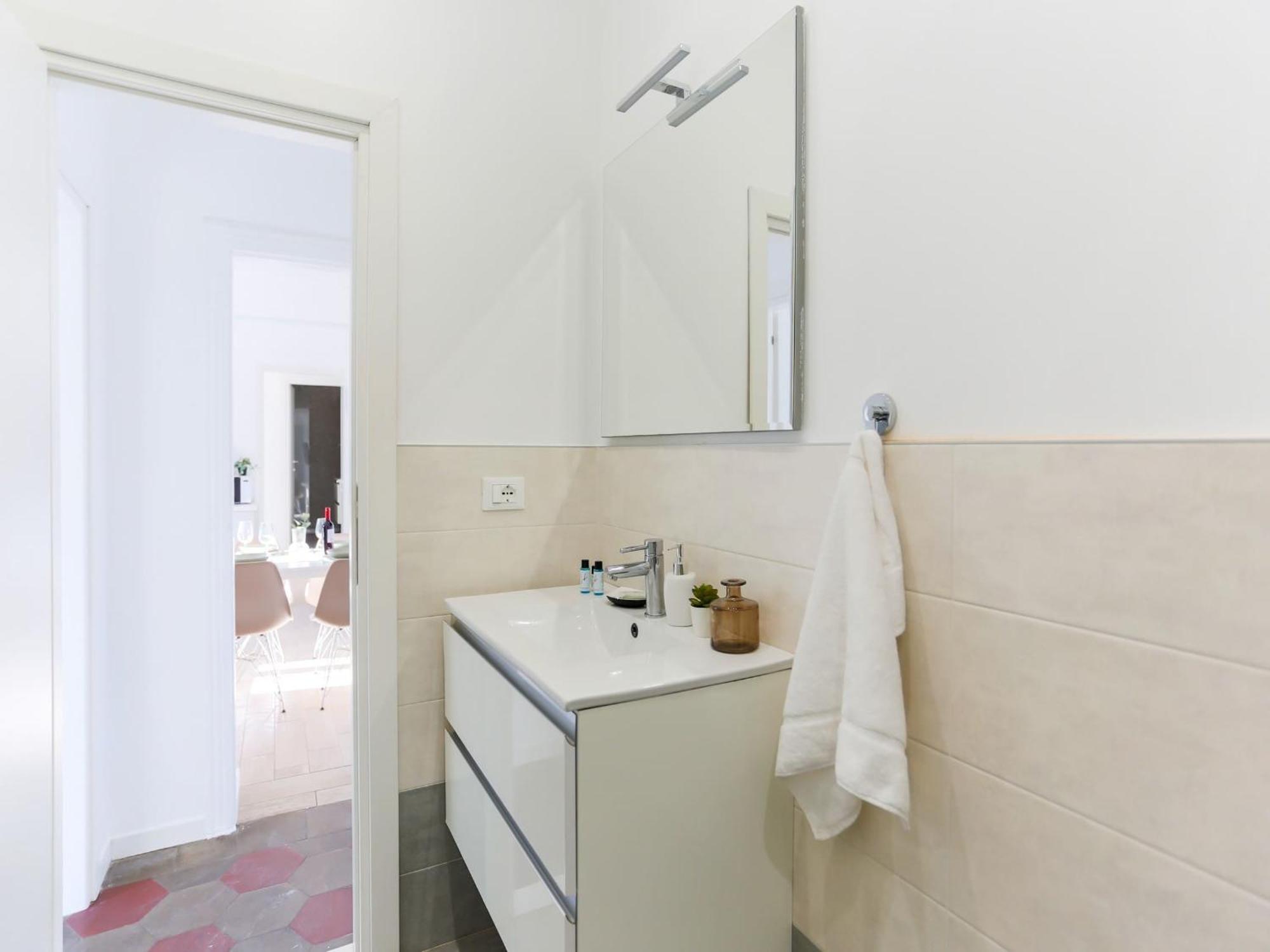 Apartment The Rent - Spacious Two Bedrooms Near Porta Romana